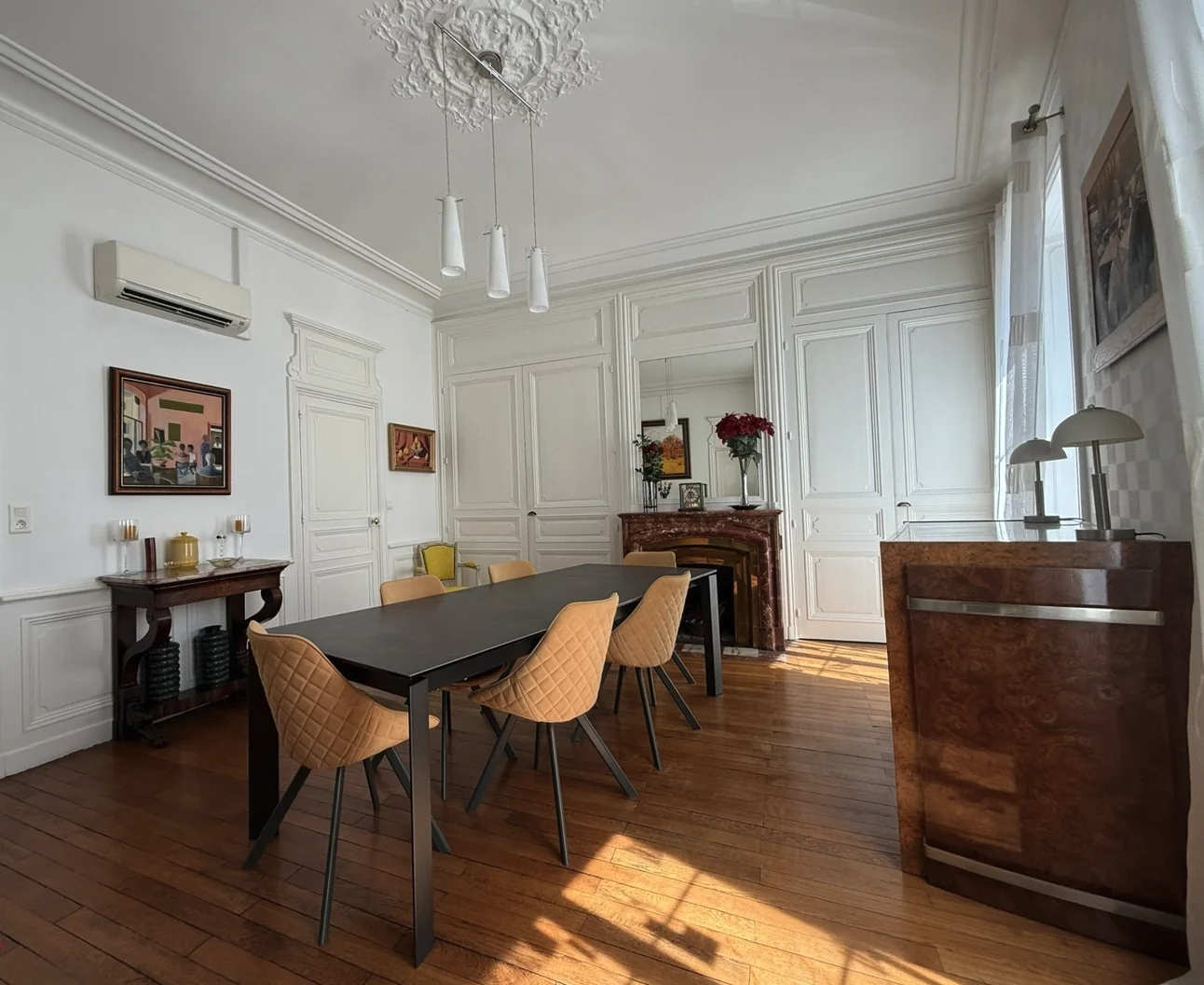 Intérieur d'un appartement haussmannien estimé par ARALYS à Roanne